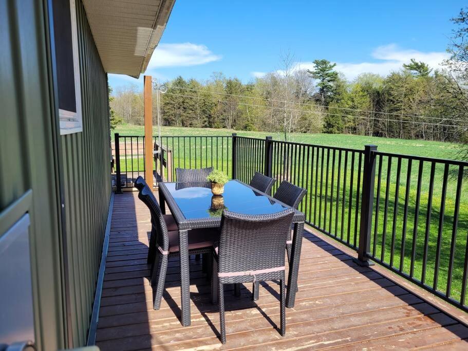 Family Friendly Cottage ☆Walking Distance To Beach Lions Head Eksteriør bilde